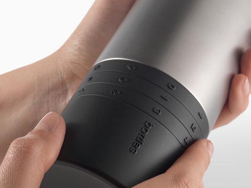 Reusable Water Bottle Tracks How Much Plastic You Keep Out of the Trash