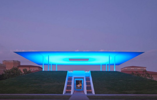 Twilight Epiphany Skyspace by James Turrell Suspends Time and Space With LEDs in Houston